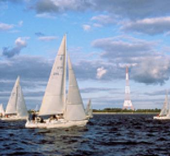 Sailboats on the Bay. Photo