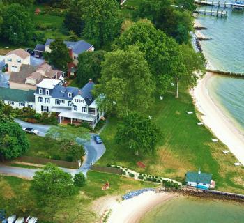 Sandaway Suites & Beach aerial view Photo