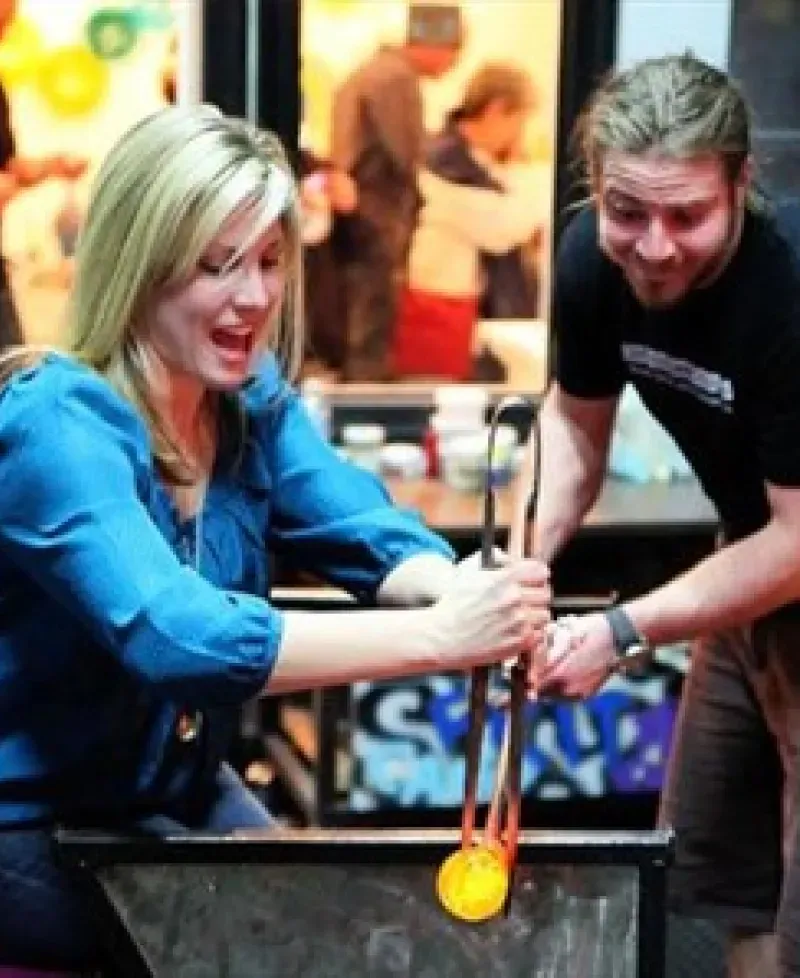 Jeffrey Auxer glass class Photo