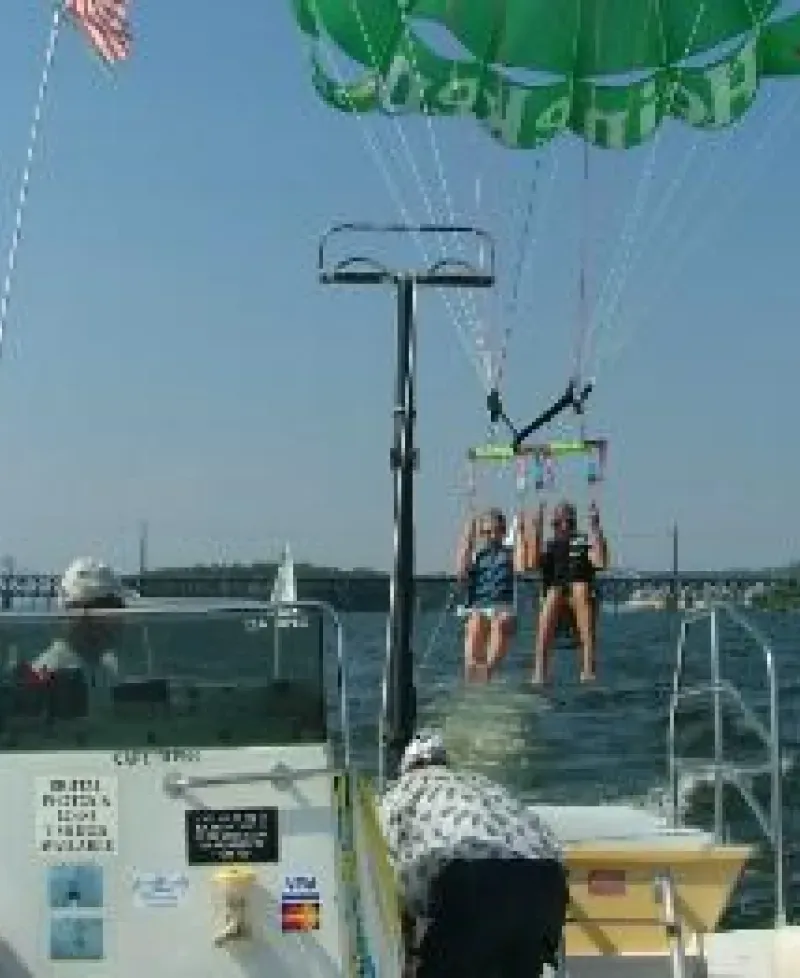 Two people parasailing Photo