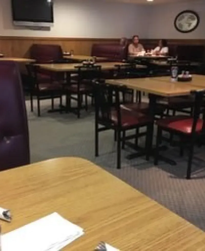 Cohee's 404 Restaurant &amp; Lounge interior view Photo