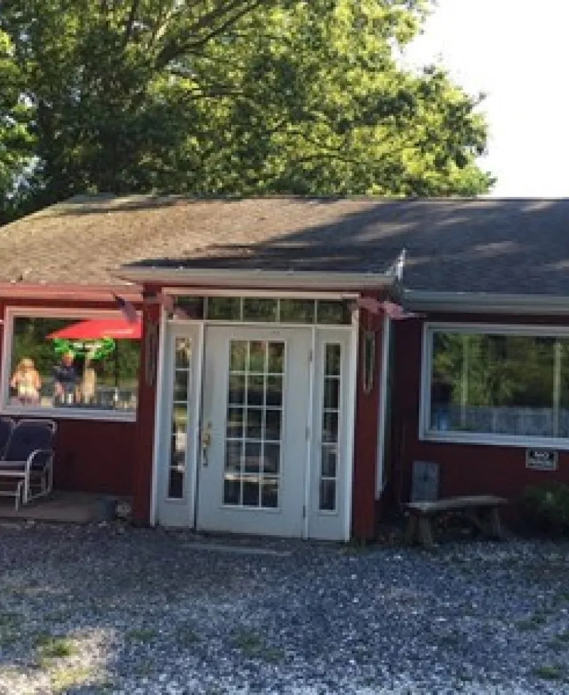 Grove Market exterior view Photo