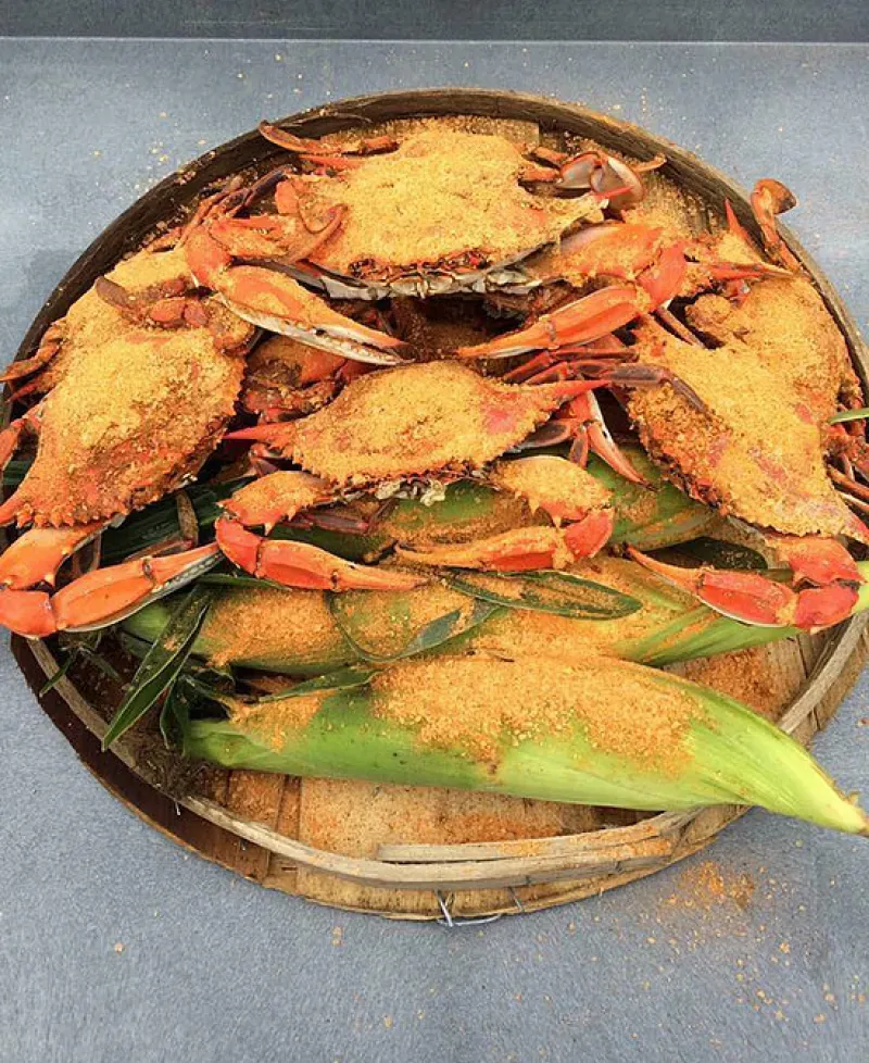 Steamed crabs and and corn on cob Photo