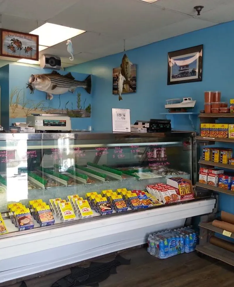 Captain Smith's Seafood interior store view Photo
