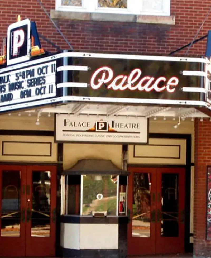 The Palace Theatre exterior view Photo