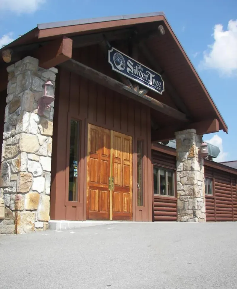 Dutch's at Silver Tree exterior view Photo