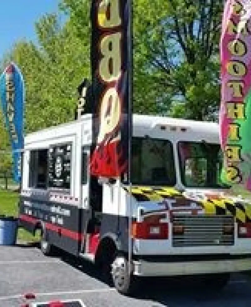 Smoke Rattle and Roll food truck Photo