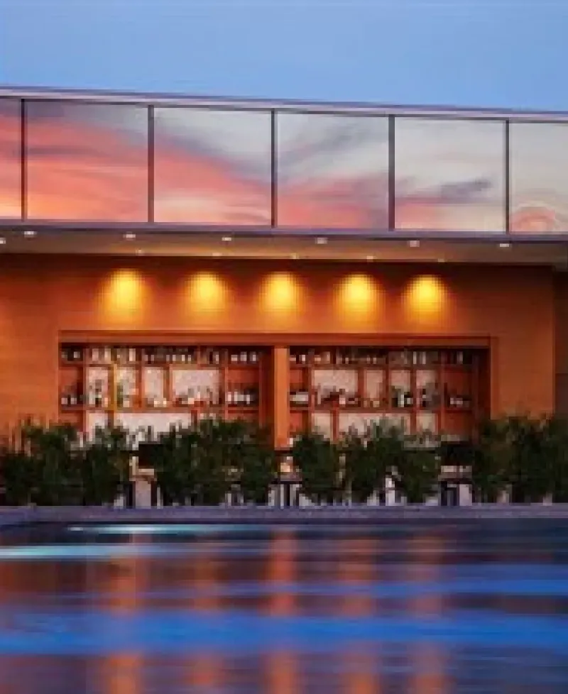 Splash Pool Bar &amp; Grill exterior view Photo