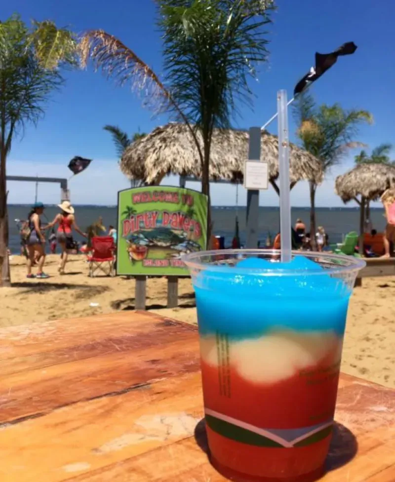 Drinks at Dirty Dave’s Tike Bar at Kentmorr Restaurant Photo