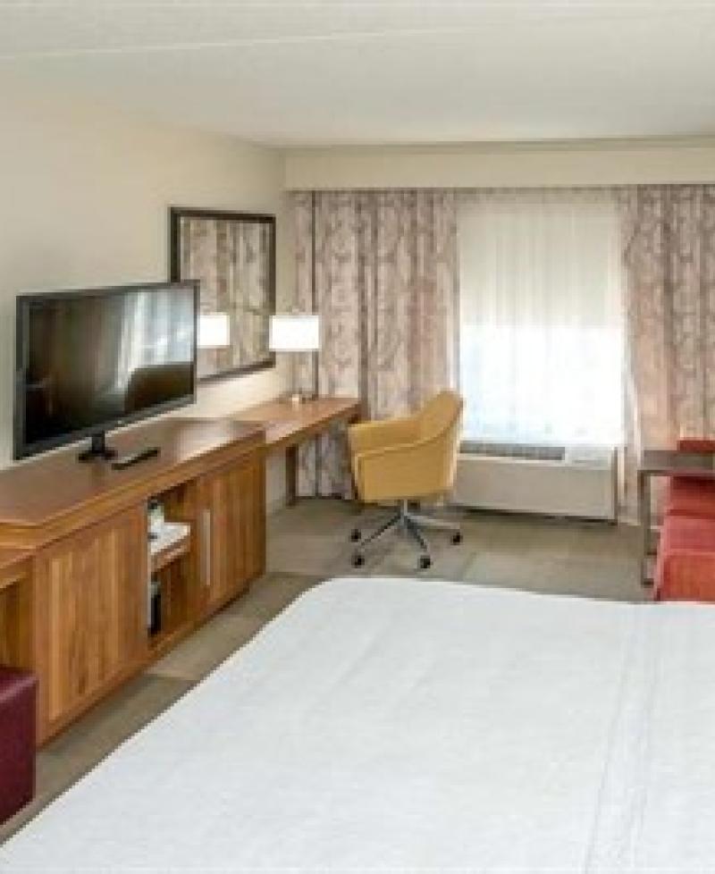Guest room at Hampton Inn &amp; Suites Glenarden/Washington DC Photo