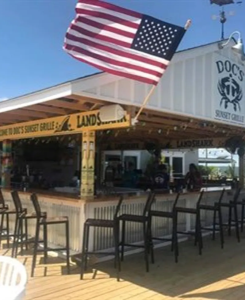 Doc's Sunset Grille exterior view Photo