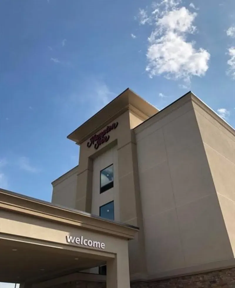 Hampton Inn-Cumberland exterior view Photo