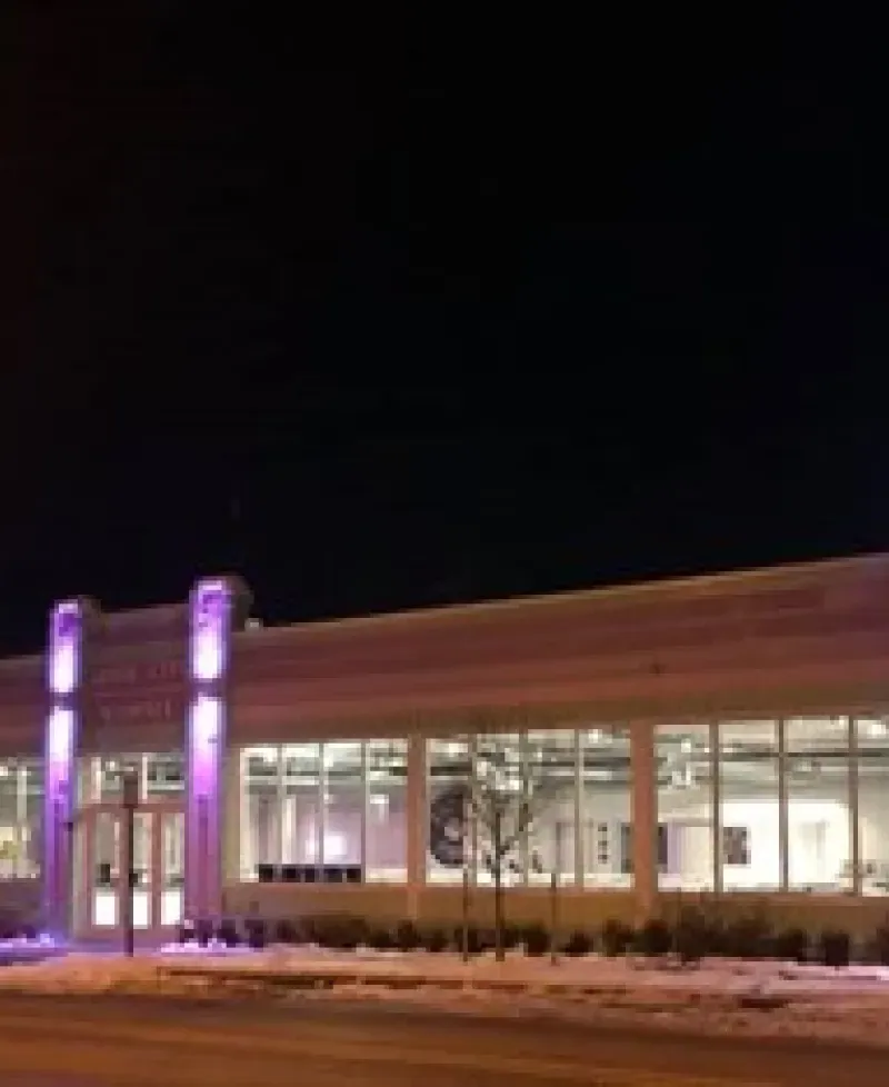 Outside view of Hub City Vinyl Photo