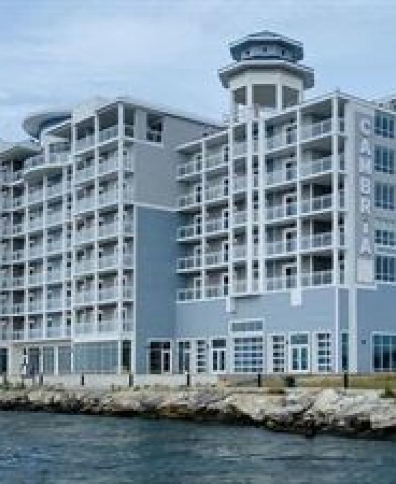 All bayfront hotel and event venue Photo