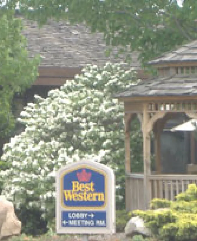 Best Western Braddock Motor Inn exterior view Photo