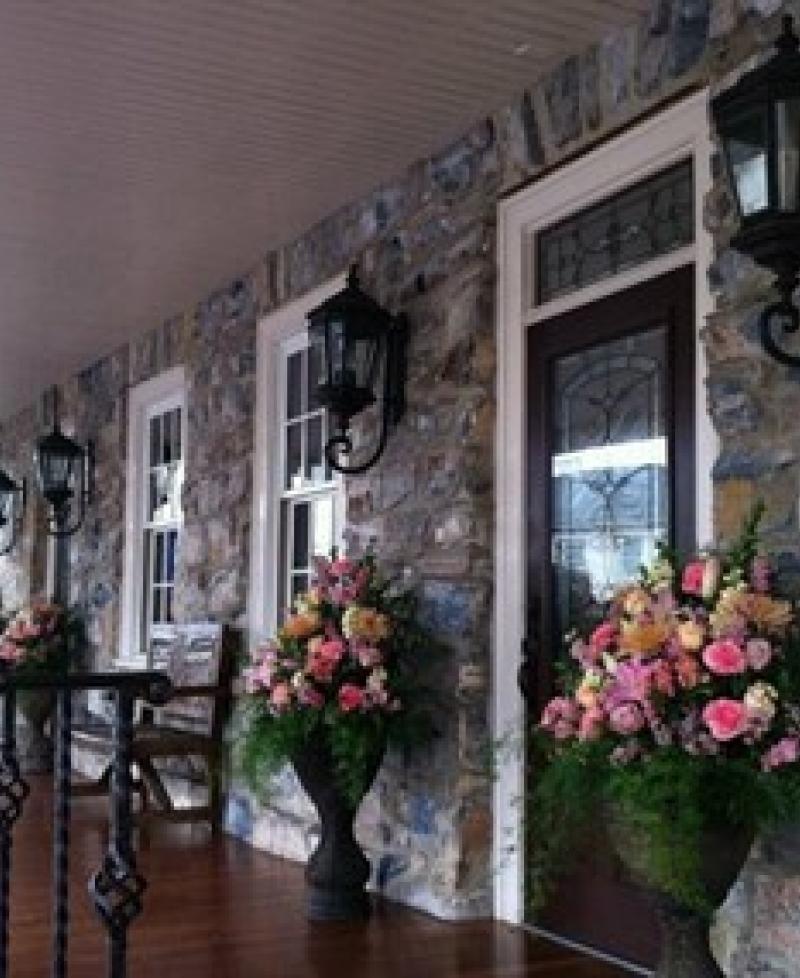 Front porch of Inn BoonsBoro Photo