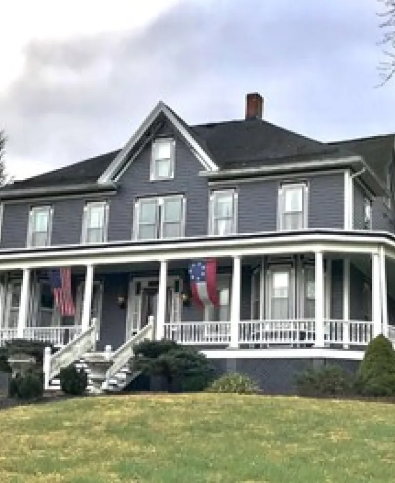 Inn at Antietam exterior view Photo