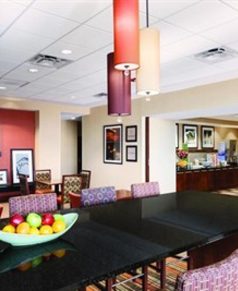Hampton Inn-Frederick interior lobby view Photo
