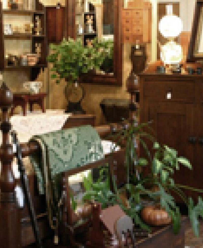 Antiques Photo