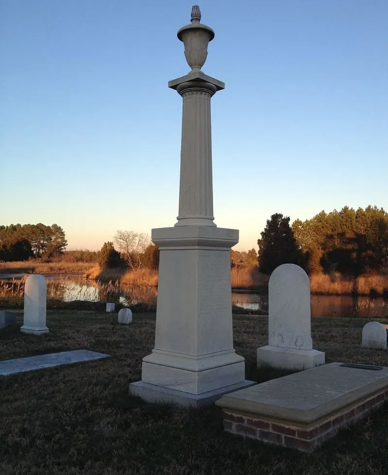 Tench Tilghman Monument Photo