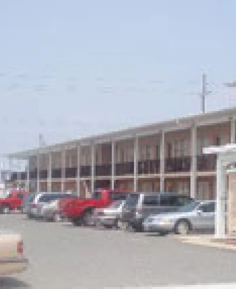 Picture of the King's Arms Motel Photo