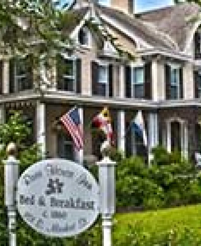 River House Inn Photo