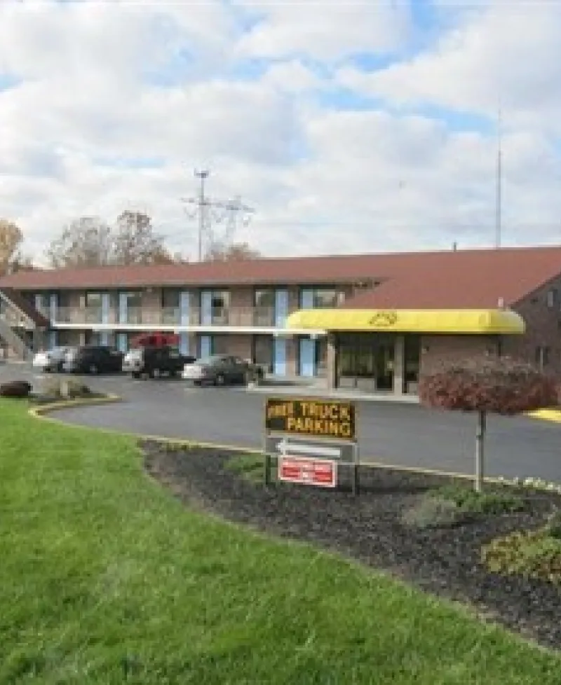 Elkton Lodge exterior view Photo