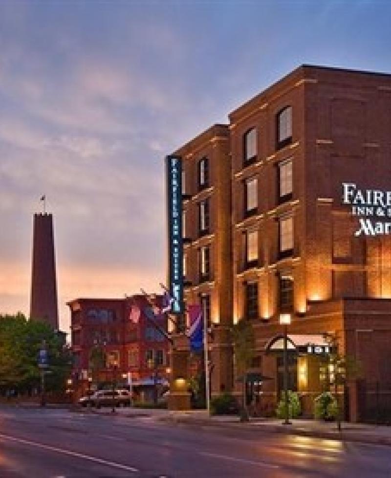 Fairfield Inn &amp; Suites-Baltimore Downtown/Inner Harbor exterior night view Photo