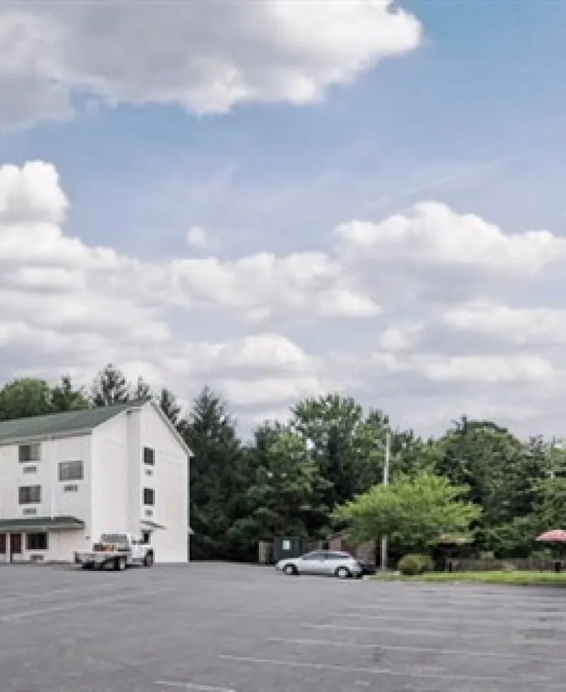 Motel 6 exterior Photo
