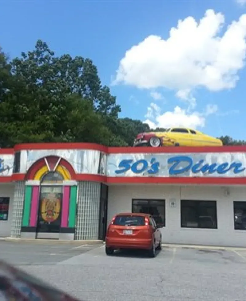 Bert's Restaurant &amp; 50's Drive In Photo