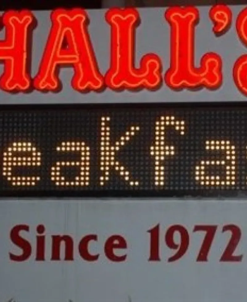 Hall's Restaurant Photo