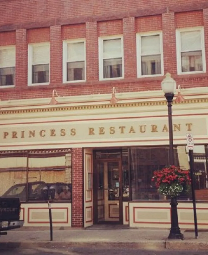 brick storefront Photo