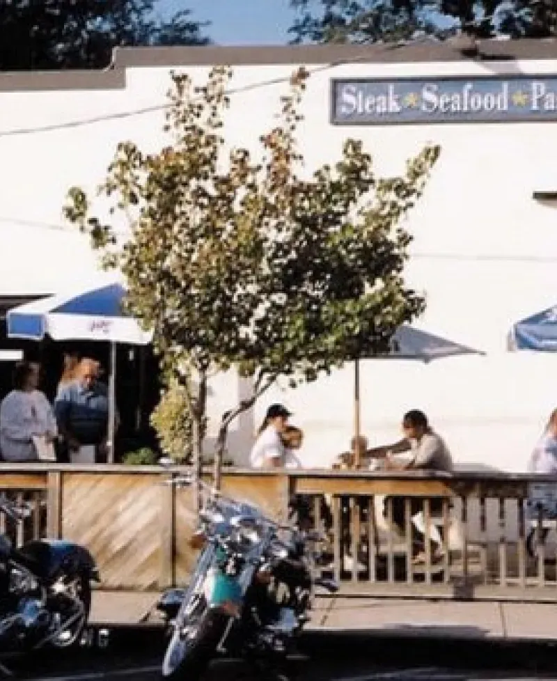 Outside of Thursday's Bar &amp; Grill Photo