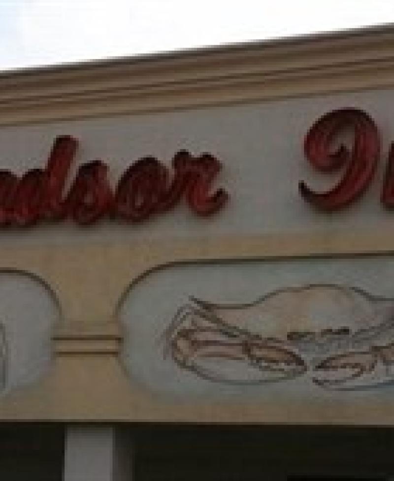 Windsor Inn Crab House signage Photo