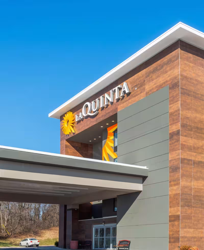 La Quinta Inn &amp; Suites-Aberdeen Photo