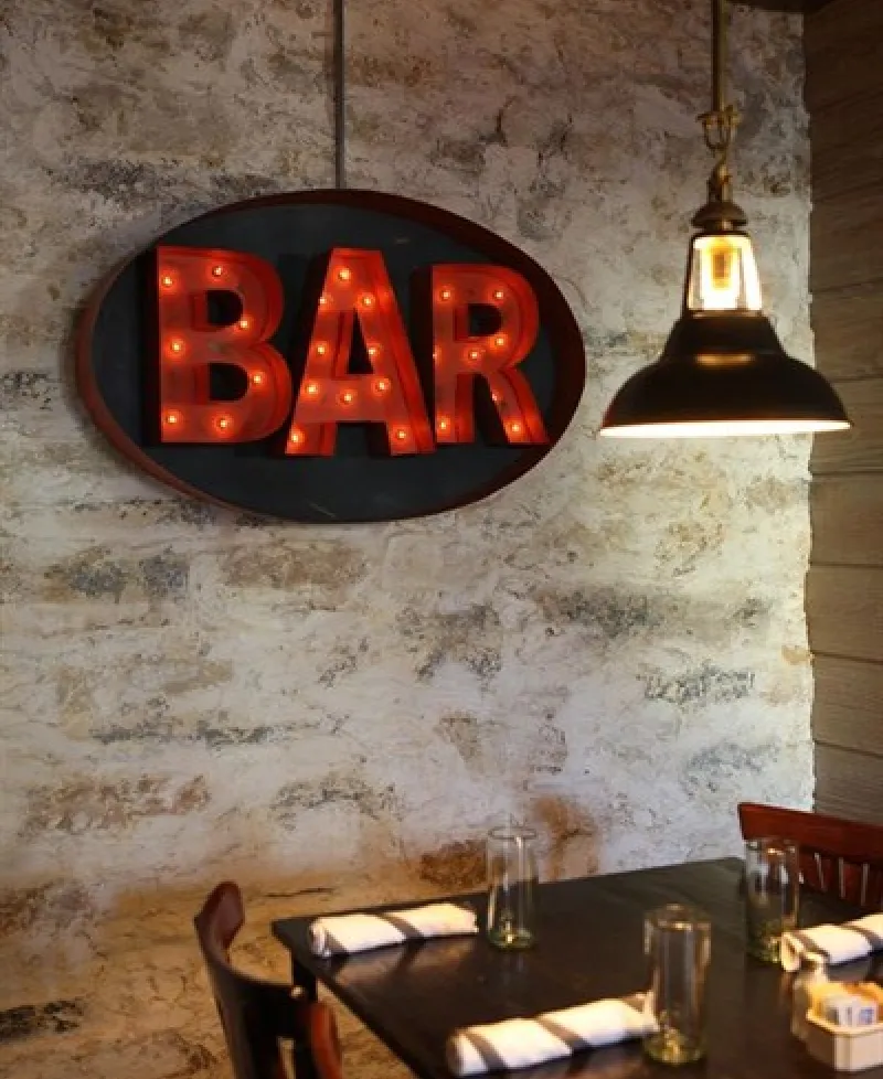Johnny's interior Photo