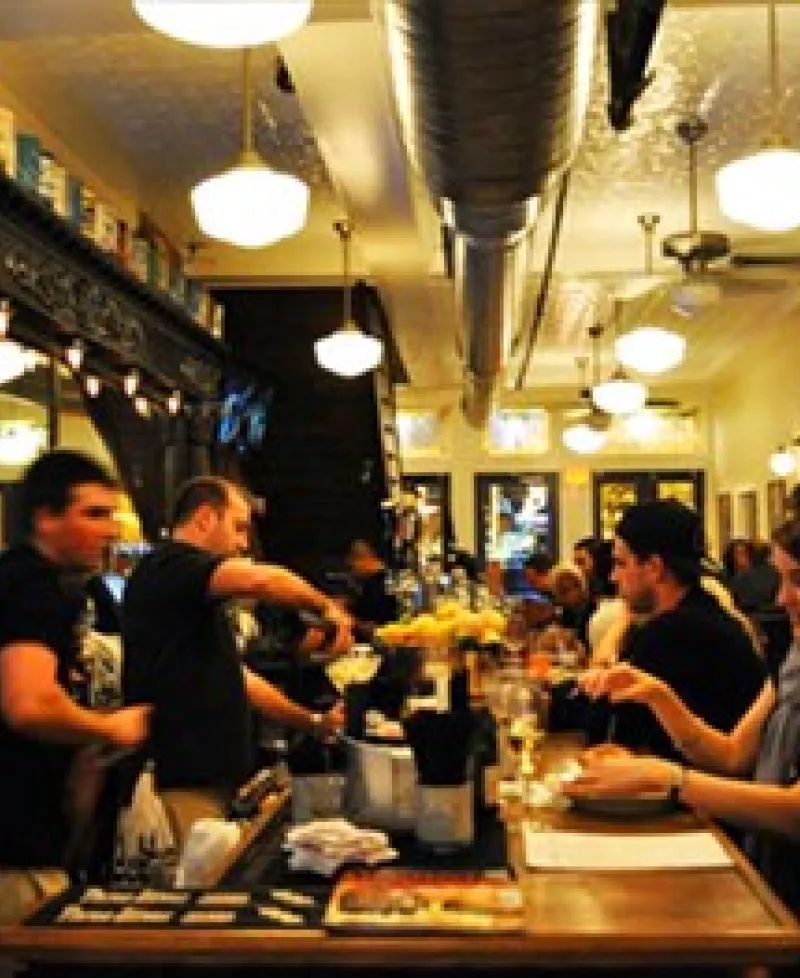 Thames Street Oyster House interior Photo