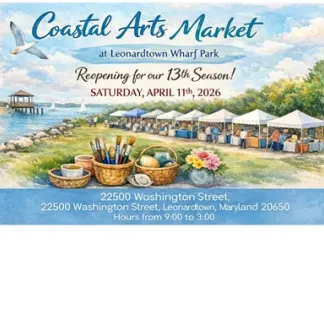 Open-air arts and crafts market. Photo