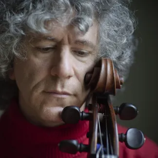 musician with cello Photo