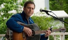 Singer songwriter Michael Kelly Photo